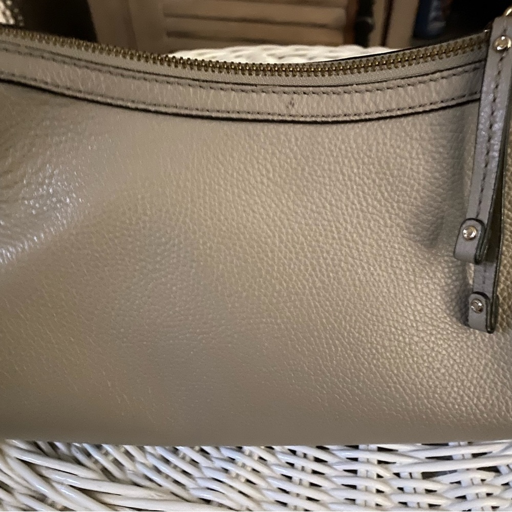 kate spade NWOT Gabriella Berkshire Oyster Grey Crossbody Purse - Picture 9 of 11